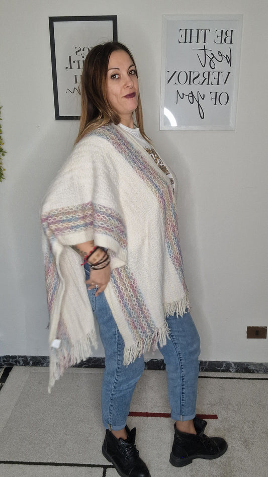 Poncho muticolor con frange