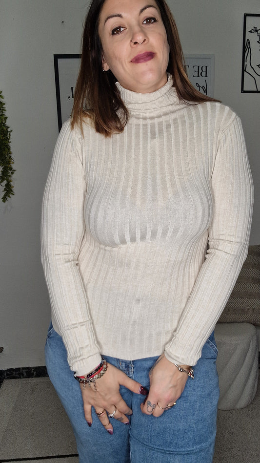 Maglione Dolcevita a Costine Versatile (cod.ecru 2322)