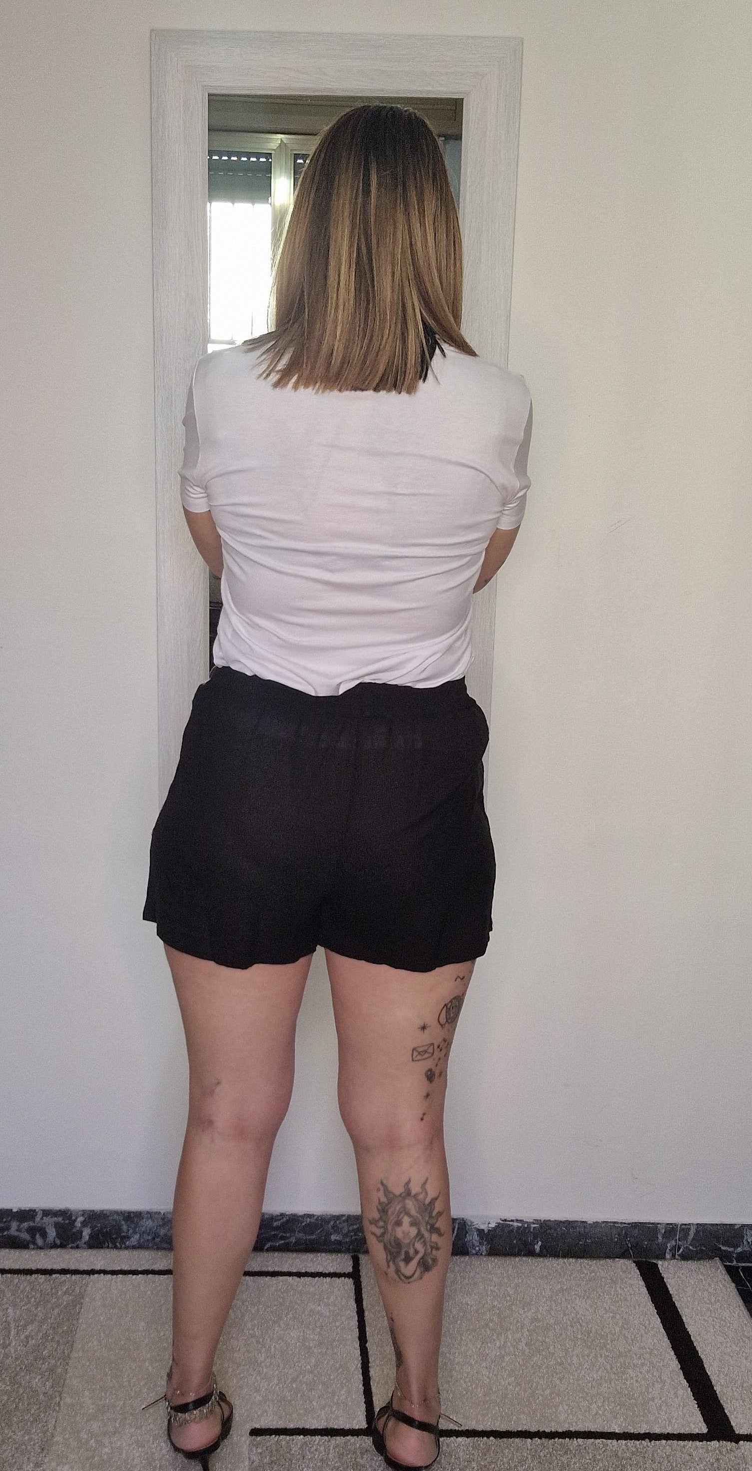SHORT FLORES