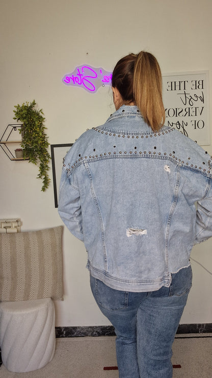 Giacca Jeans Oversize con Borchie e Strappi