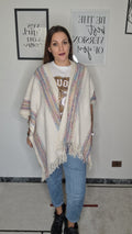Poncho muticolor con frange