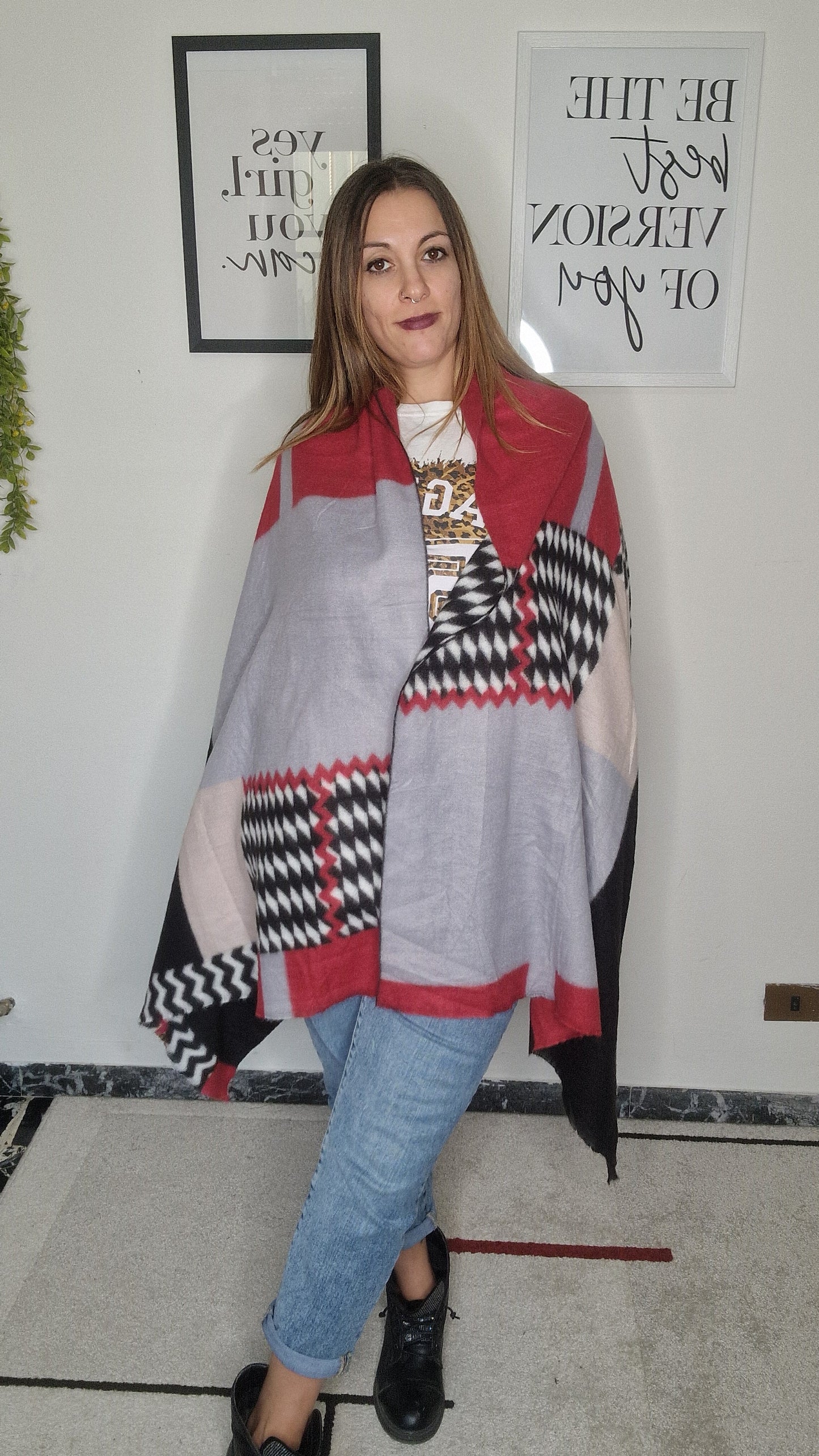 Sciarpa/Stola Oversize con Design a Patchwork