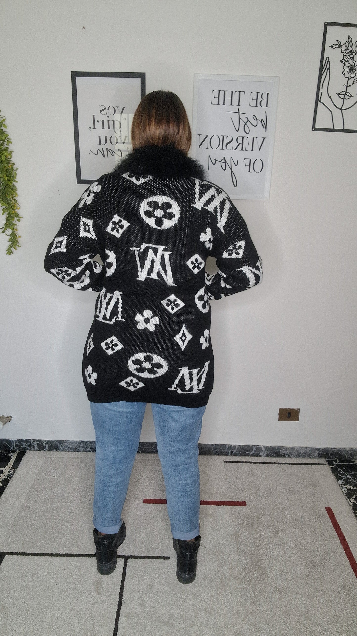 Cardigan Lungo Elegante con Pelliccia