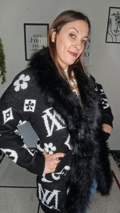 Cardigan Lungo Elegante con Pelliccia