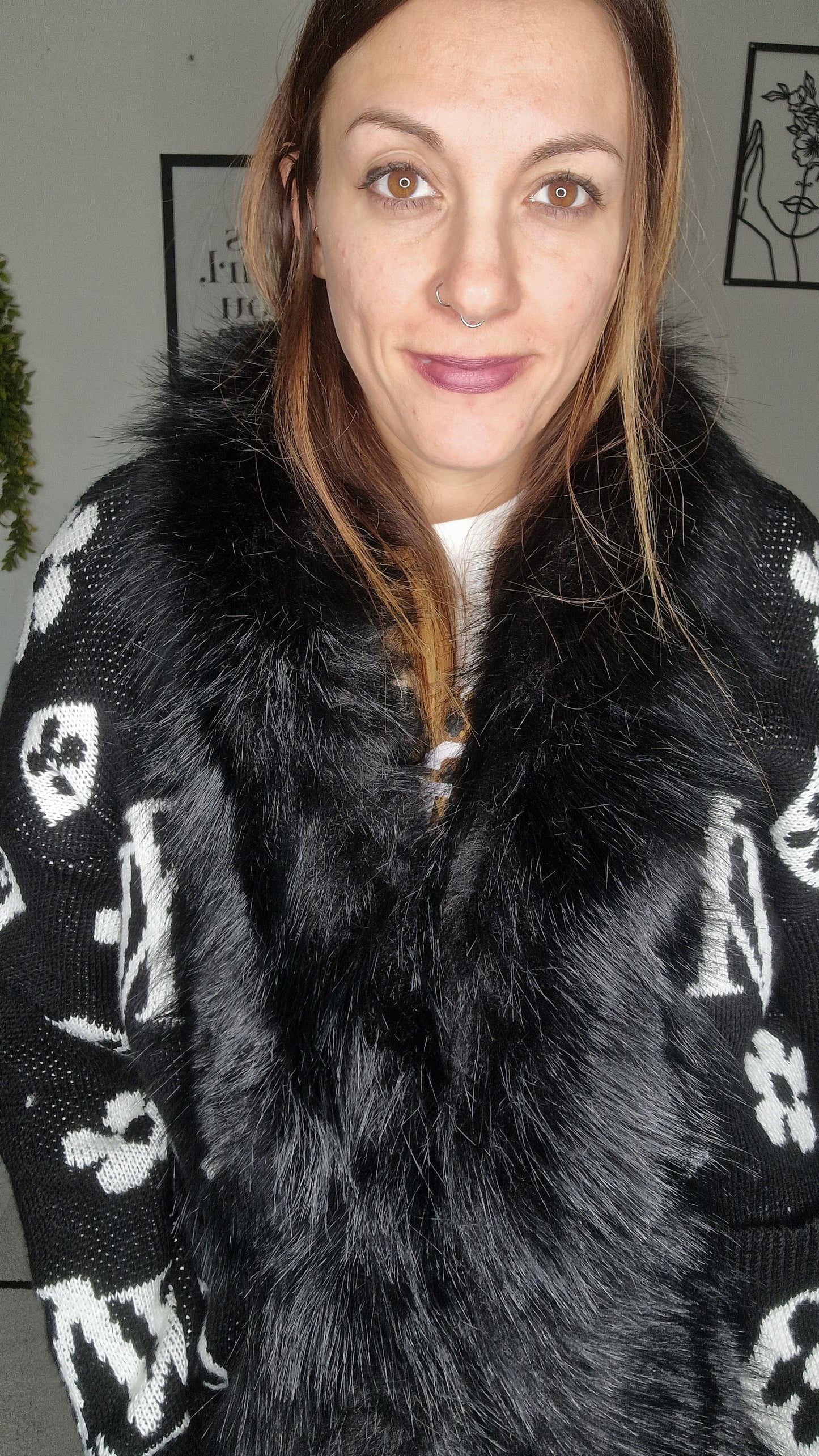 Cardigan Lungo Elegante con Pelliccia