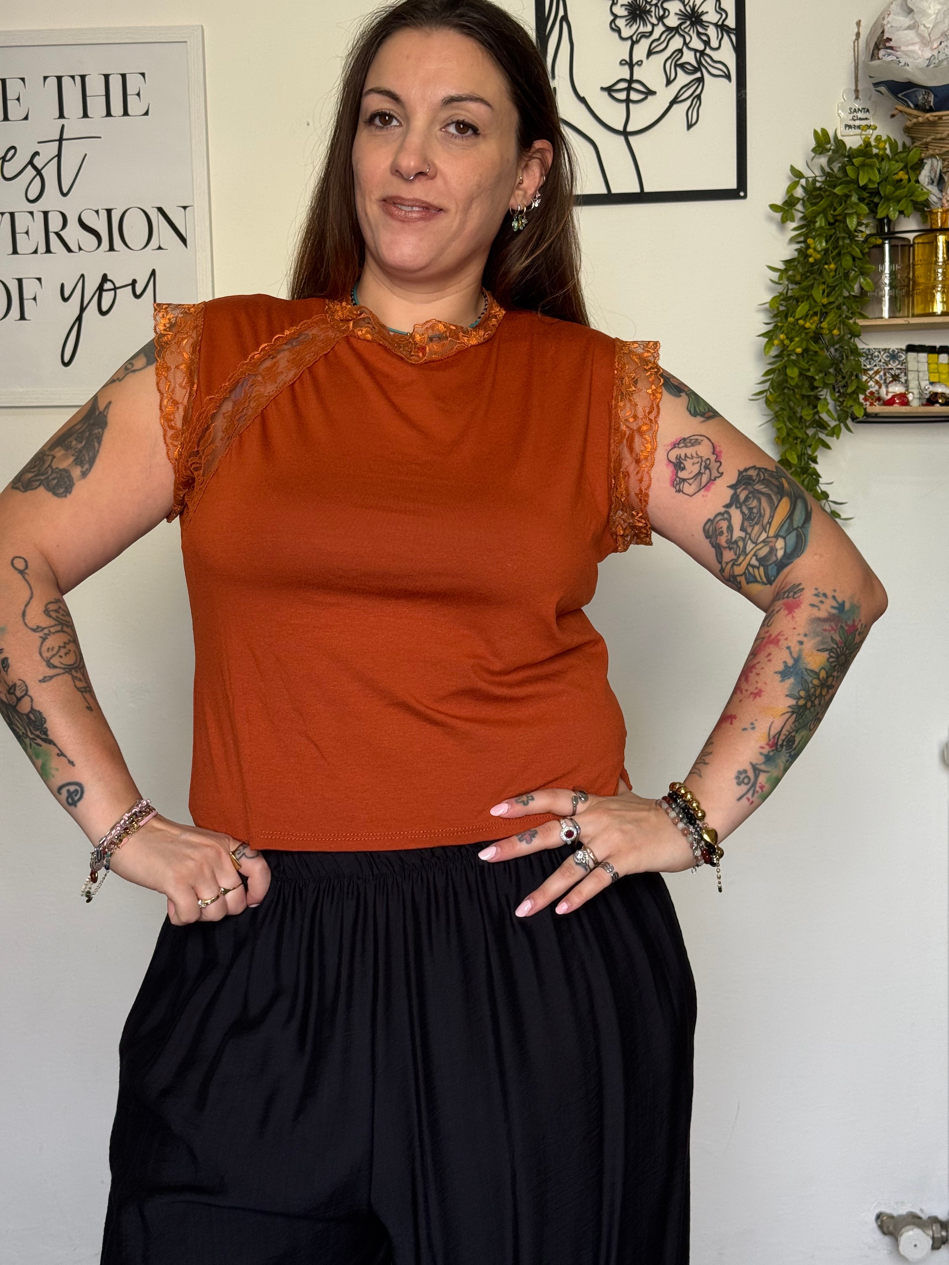T-shirt Curvy con Pizzo