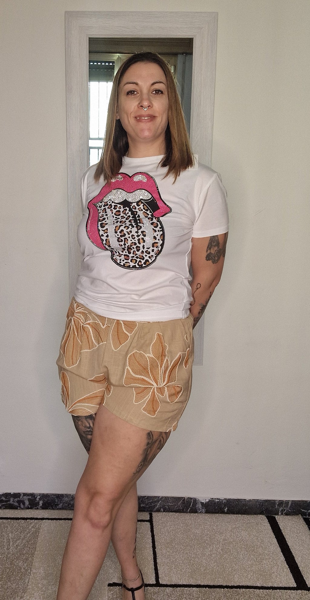 SHORT FLORES