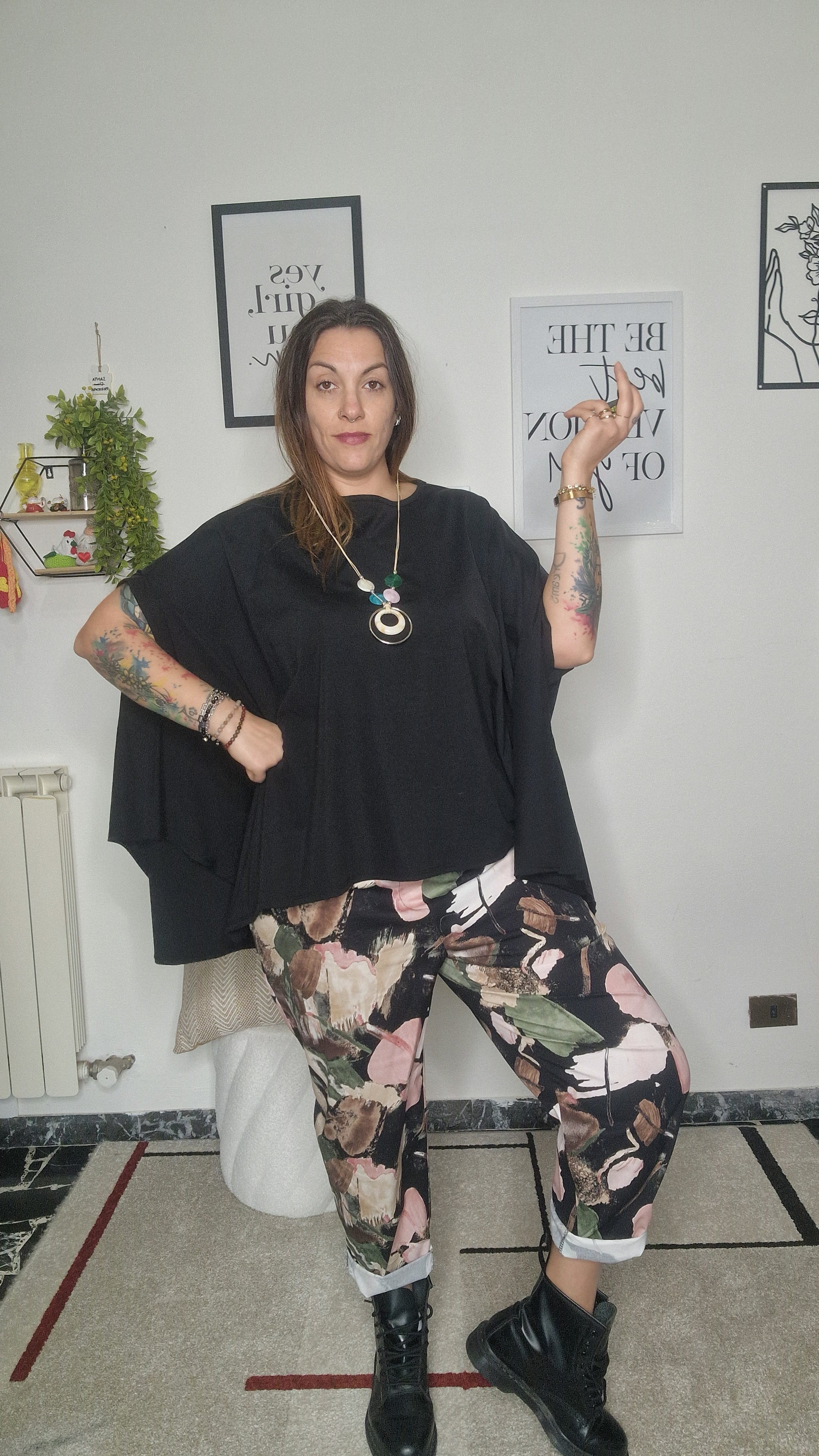 Maxi maglia over con collana