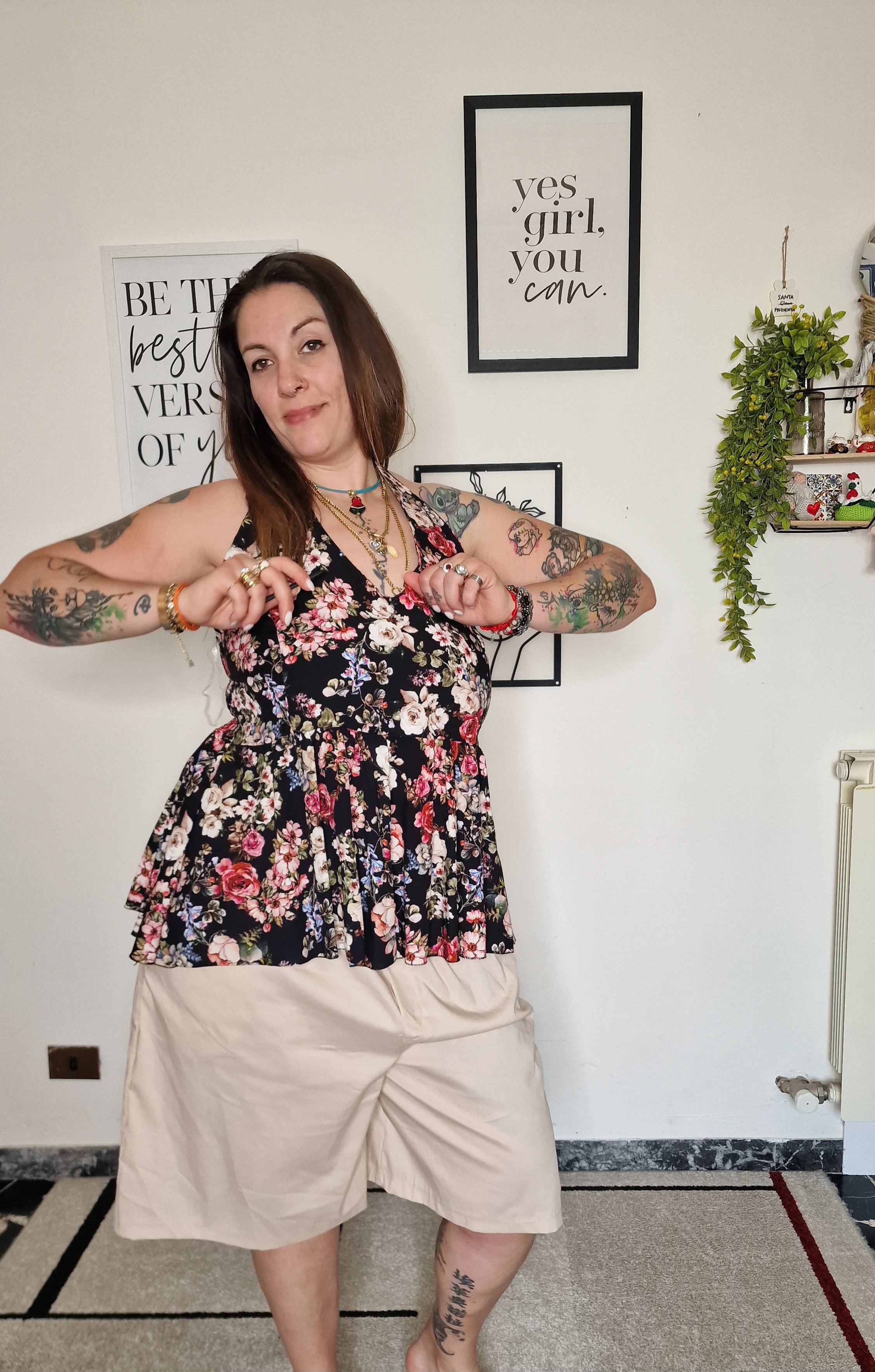 Top floreale Curvy con schiena elasticizzata