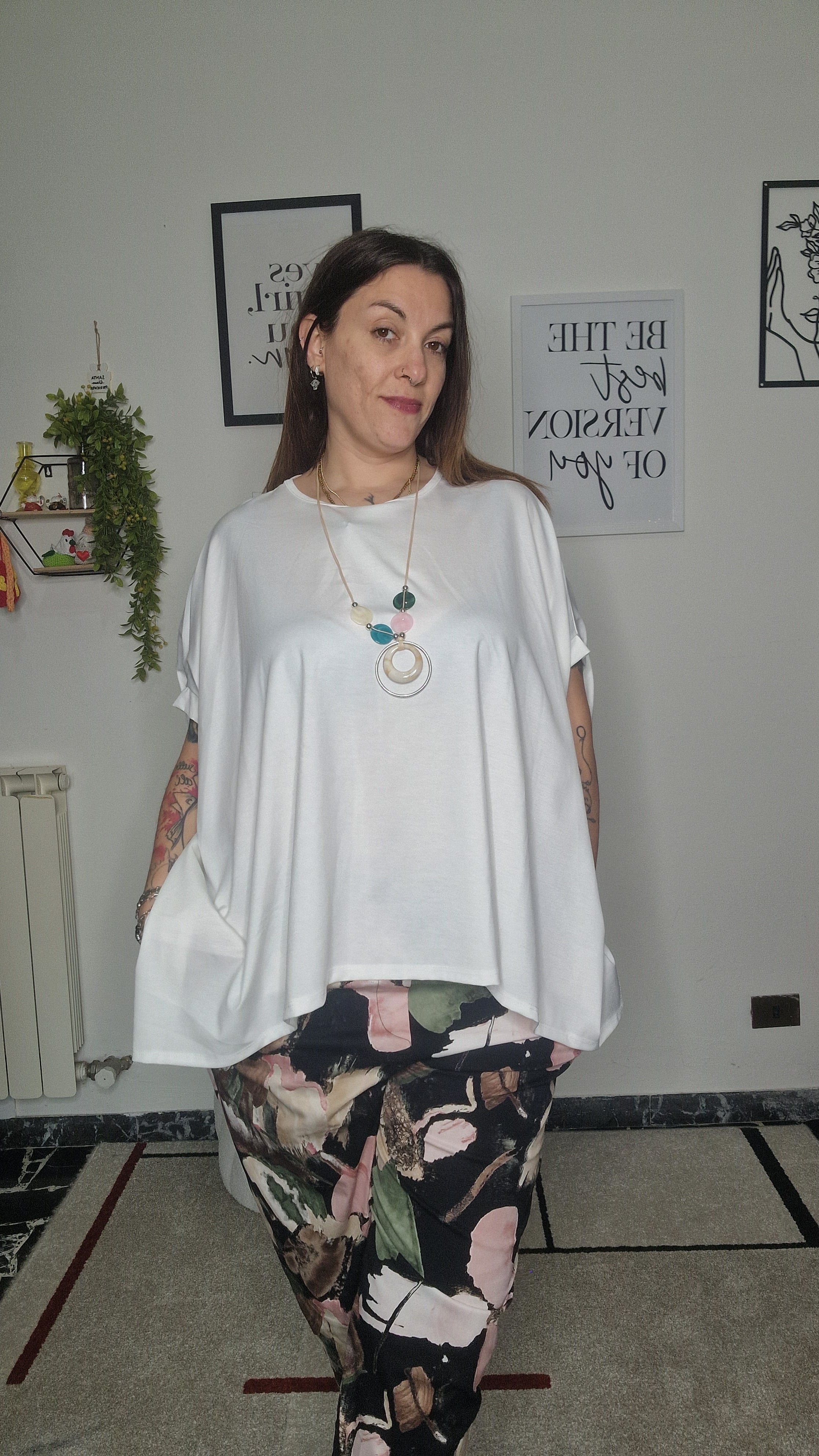 Maxi maglia over con collana