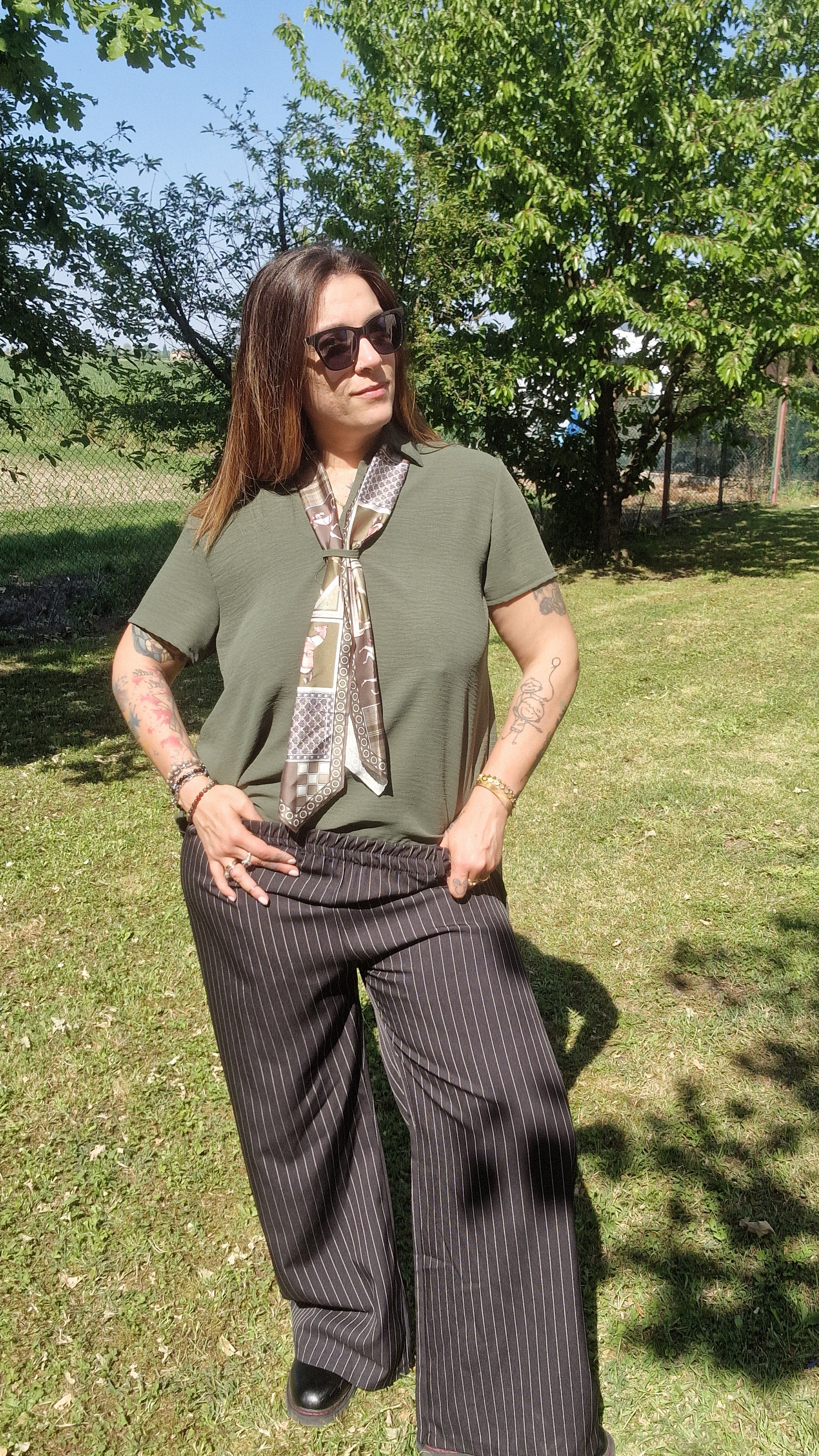 Maglia con Foulard Integrato