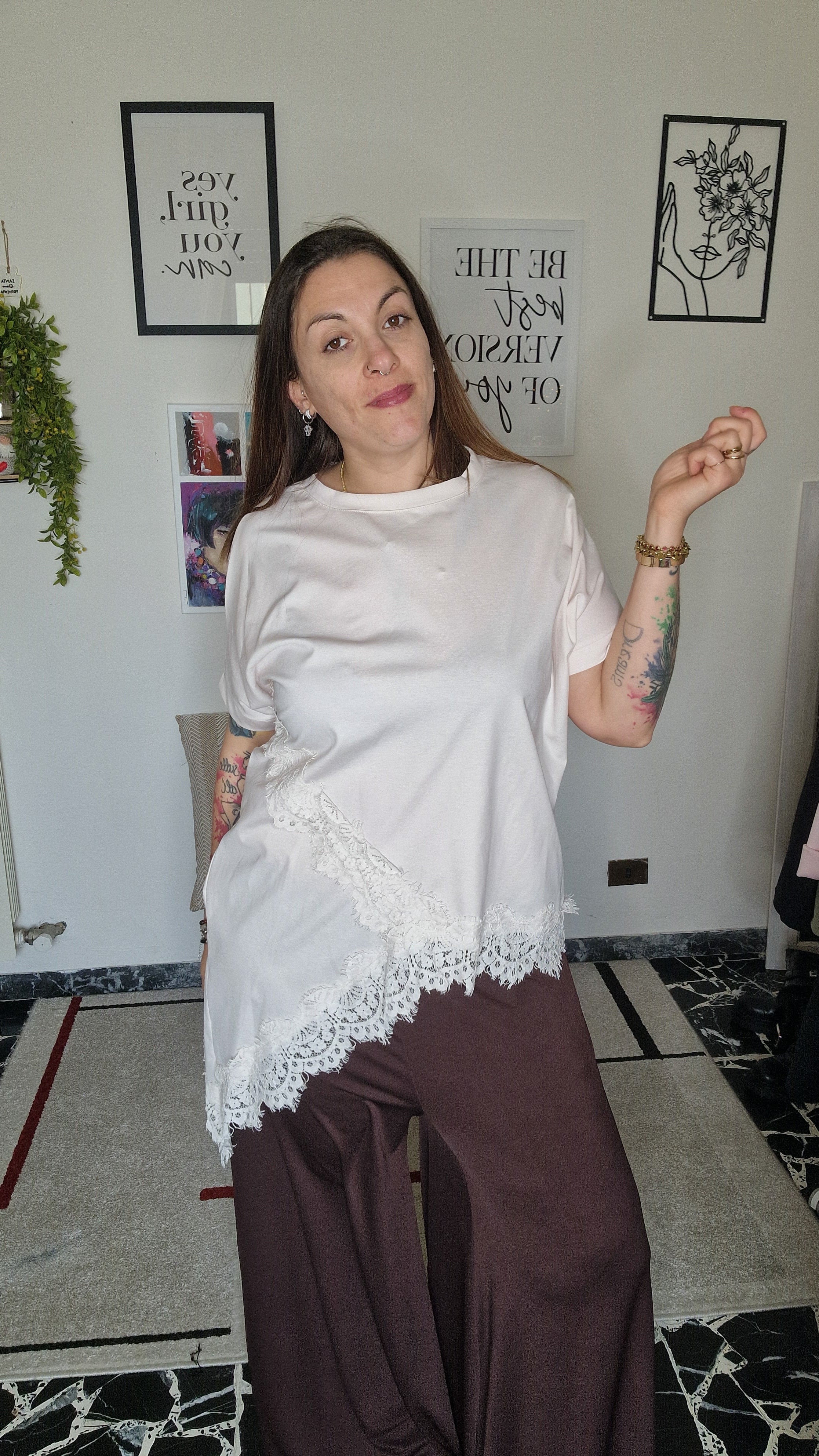 Maglia Pizzo – Morbida, femminile.