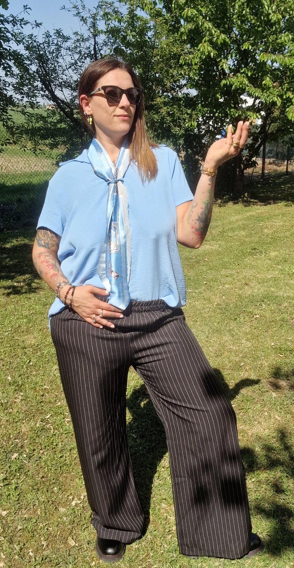 Maglia con Foulard Integrato