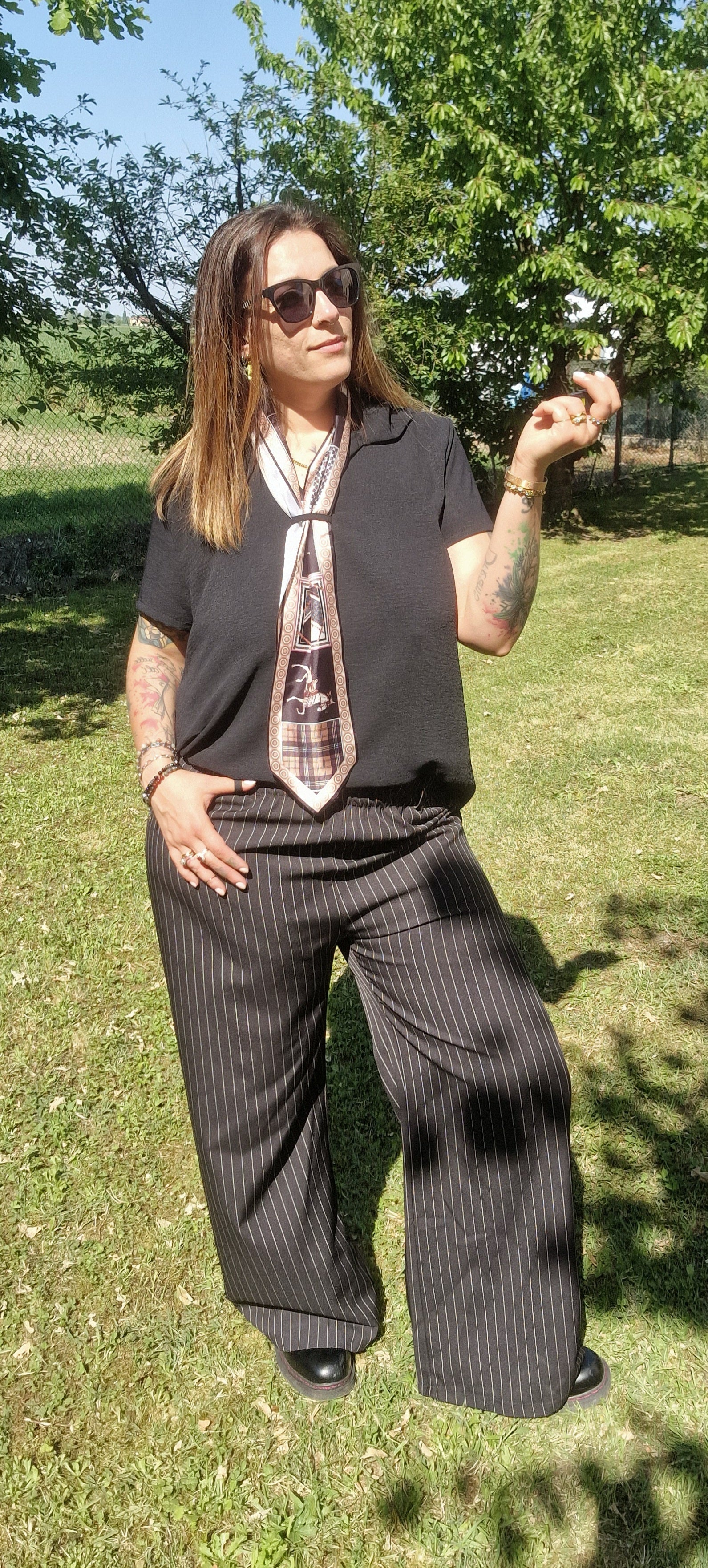Maglia con Foulard Integrato
