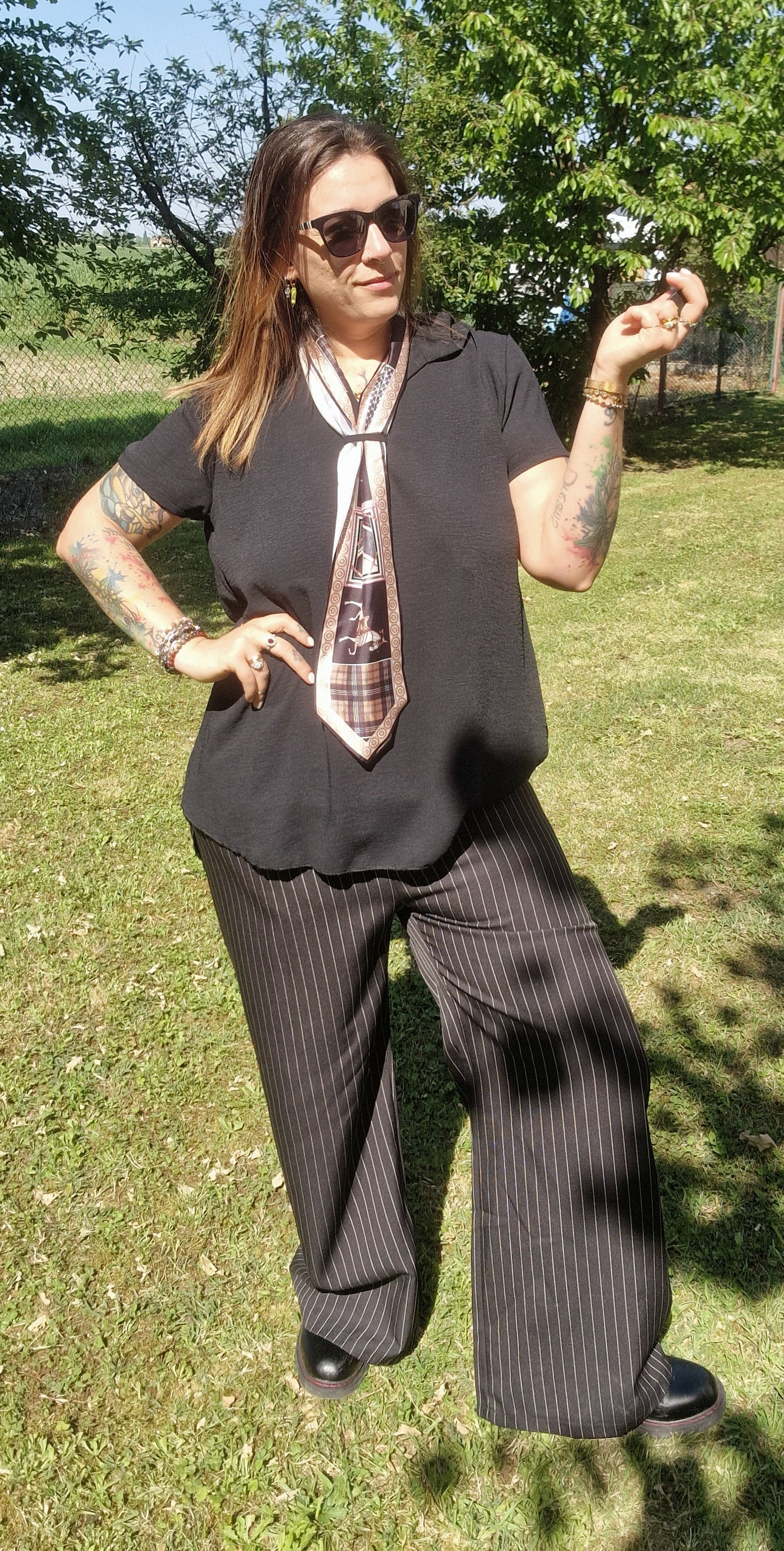 Maglia con Foulard Integrato